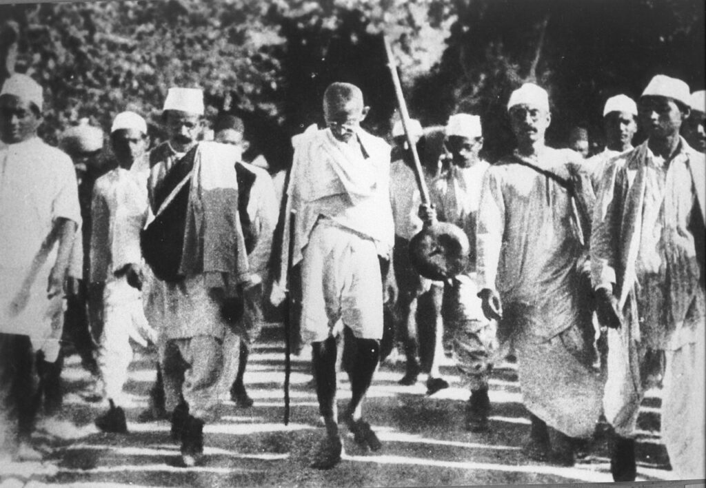mohandas karamchand gandhi, peace movement, 1930